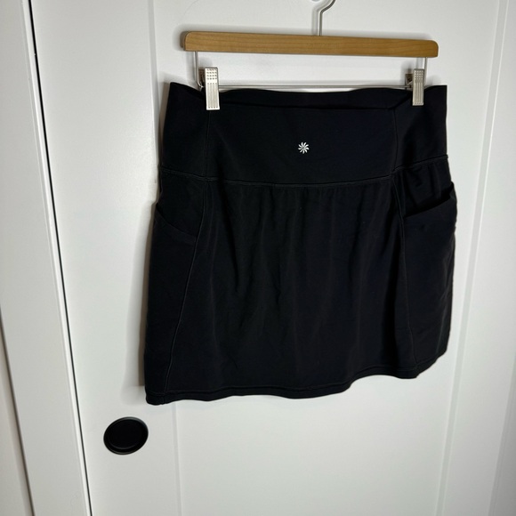 Athleta Salutation Stash Pocket 14.5” Skort Black Athletic Skirt Size Large - Picture 7 of 8